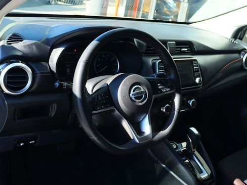 Used 2022 Nissan Versa SR w/ Convenience Package image 38