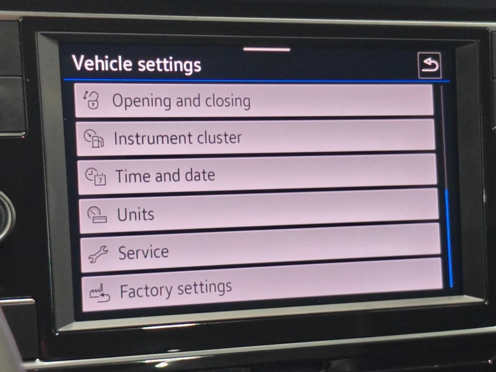 Used 2023 Volkswagen Jetta SE FWD image 31