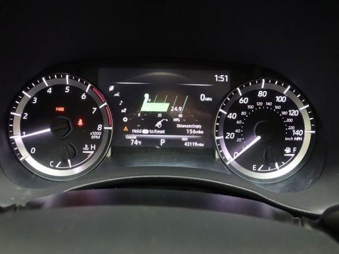 Used 2023 Toyota Highlander XLE image 43