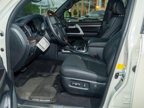Used 2020 Toyota Land Cruiser Heritage Edition AWD/4WD image 9