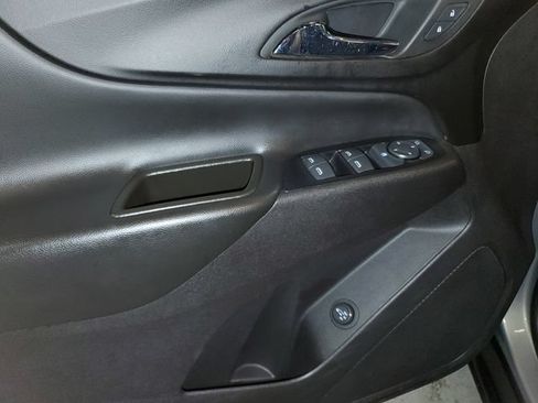 Used 2019 Chevrolet Equinox LT w/ Sun & Navigation Package AWD/4WD image 11