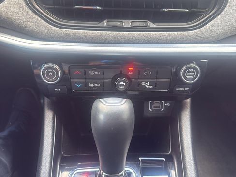 Used 2023 Jeep Compass Latitude AWD/4WD image 20