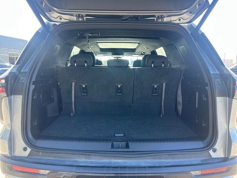 Certified 2025 Chevrolet Traverse LT w/ Sun and Wheel Package image 11