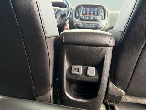 Used 2022 GMC Canyon AT4 image 38