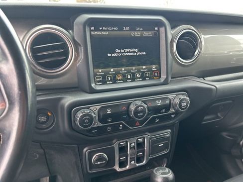 Used 2018 Jeep Wrangler Unlimited Sahara image 20