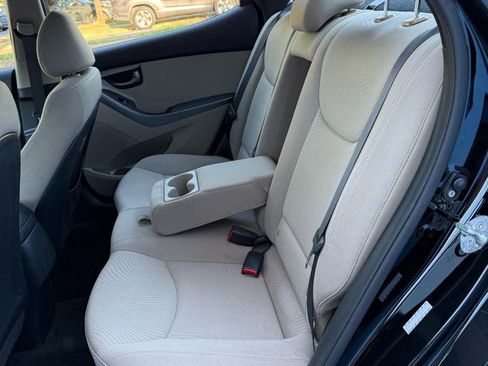 Used 2016 Hyundai Elantra SE FWD image 18