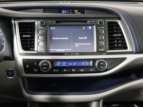 Used 2017 Toyota Highlander Limited Platinum image 30