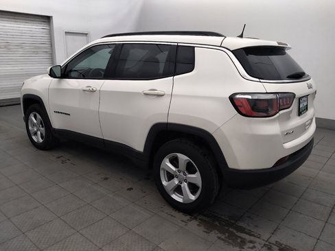 Used 2018 Jeep Compass Latitude w/ Cold Weather Group AWD/4WD image 3