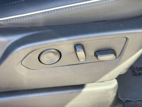 Used 2023 GMC Yukon SLT w/ Max Trailering Package image 37