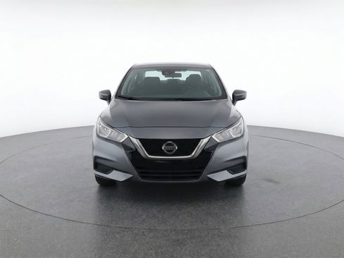 Used 2025 Nissan Versa SV image 2