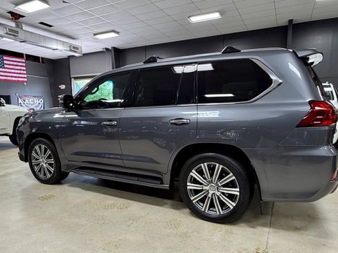 Used 2016 Lexus LX 570 4WD w/ Luxury Package image 9