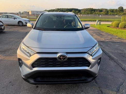 Used 2021 Toyota RAV4 XLE AWD/4WD image 2