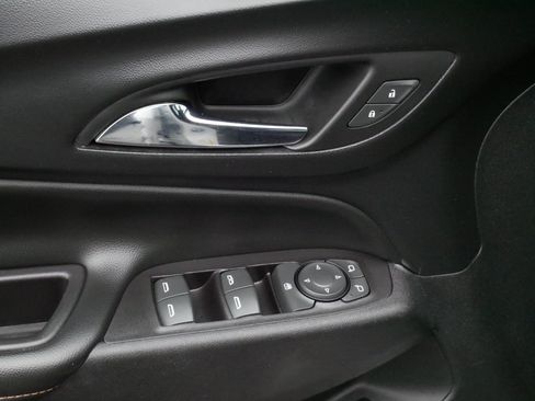 Used 2018 Chevrolet Equinox Premier AWD/4WD image 19