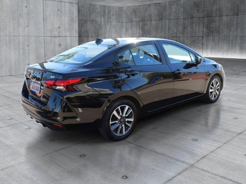 Used 2023 Nissan Versa SV image 5