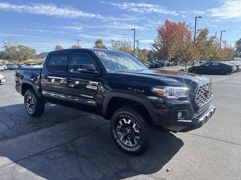 Used 2023 Toyota Tacoma TRD Off-Road image 9