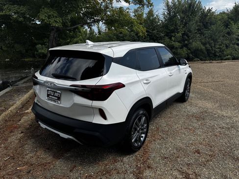 Used 2023 Kia Seltos LX AWD/4WD image 5