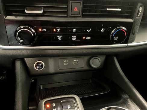Used 2023 Nissan Rogue S AWD/4WD image 25