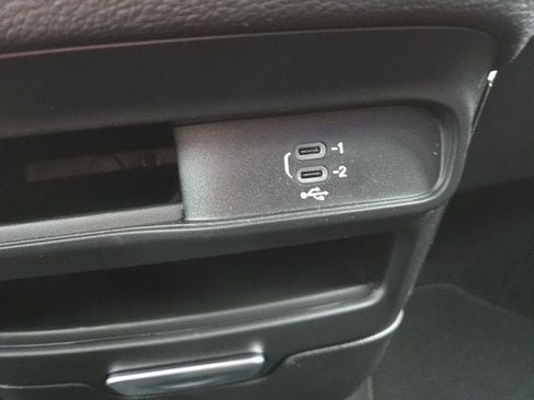 New 2026 Chrysler Pacifica Select image 13