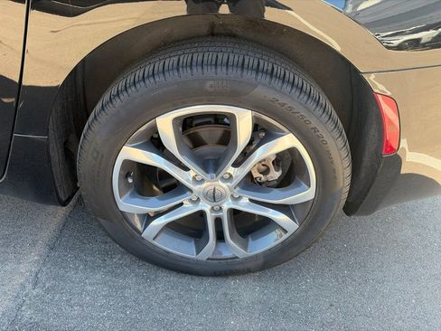 Used 2024 Chrysler Pacifica Pinnacle AWD/4WD image 9