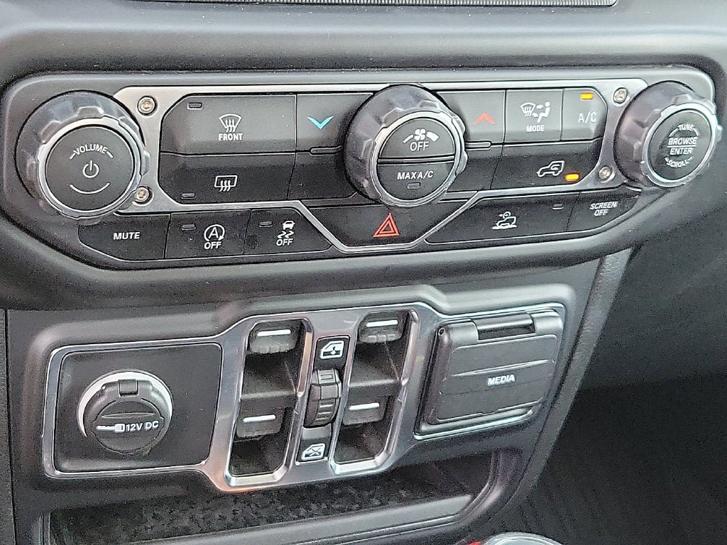 Used 2023 Jeep Gladiator Sport AWD/4WD image 16
