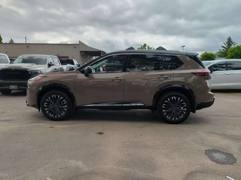Used 2025 Nissan Rogue Platinum w/ Platinum Premium Package AWD/4WD image 6