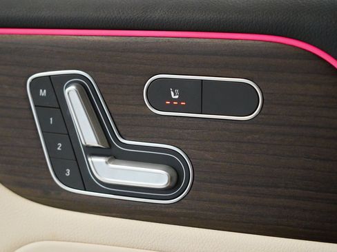 Used 2026 Mercedes-Benz GLB 250 4MATIC image 27