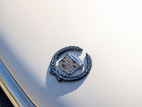 Used 2000 Cadillac De Ville DTS w/ Comfort/Convenience Pkg image 24