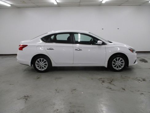 Used 2019 Nissan Sentra SV image 8