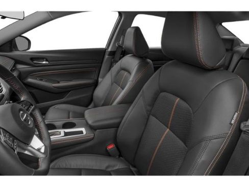 Used 2021 Nissan Altima 2.5 SR w/ SR Premium Package image 12