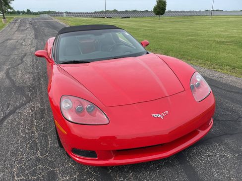 Used 2005 Chevrolet Corvette Convertible w/ Preferred Equipment Group RWD image 20