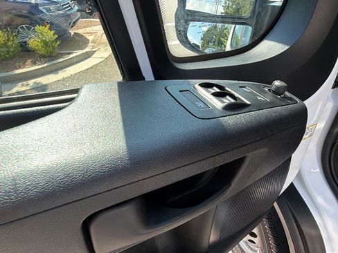 Used 2025 RAM ProMaster 2500 w/ Safety Group FWD image 16