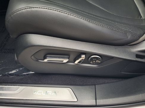 Used 2024 Acura RDX SH-AWD image 19