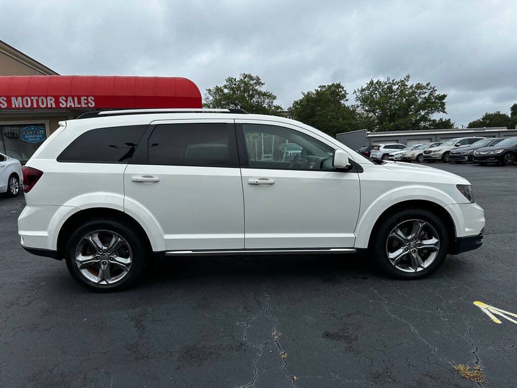 Used 2015 Dodge Journey Crossroad w/ Flexible Seating Group AWD/4WD image 8