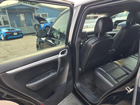 Used 2010 Porsche Cayenne AWD/4WD image 14