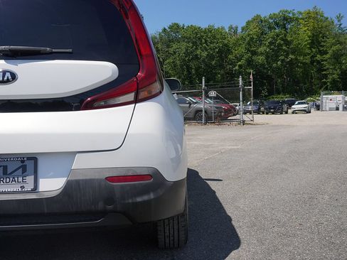 Used 2021 Kia Soul LX FWD image 13