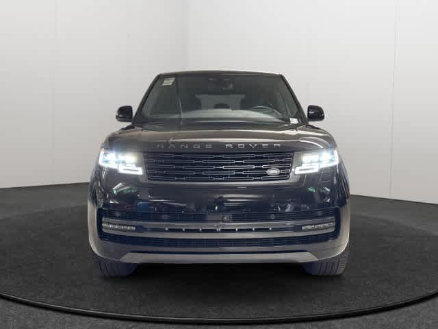 Used 2025 Land Rover Range Rover SE AWD/4WD image 2
