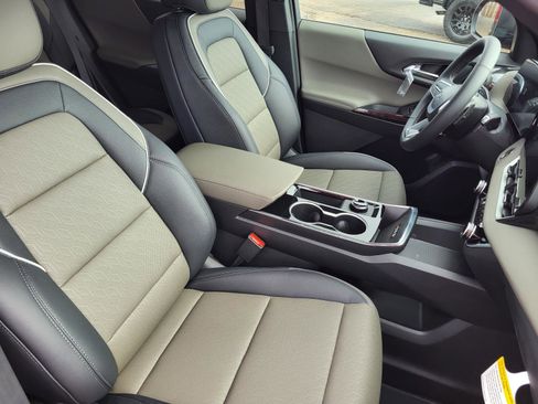New 2026 Chevrolet Equinox LT FWD image 10