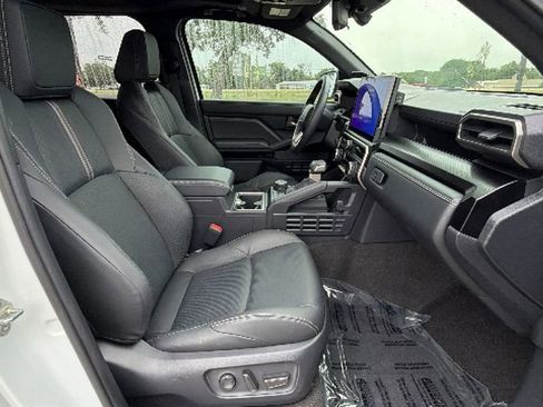 Certified 2025 Toyota 4Runner Limited AWD/4WD image 38