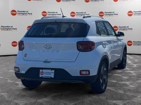 Certified 2025 Hyundai Venue SEL image 7