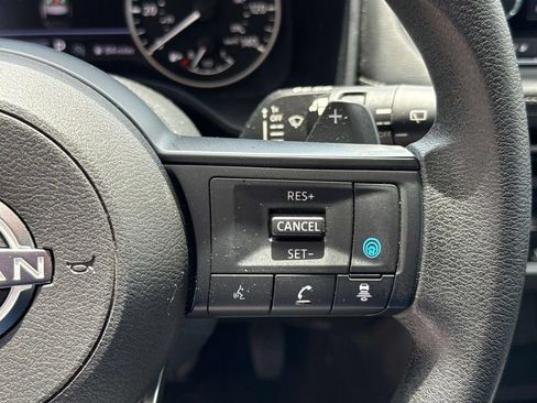 Used 2024 Nissan Rogue SV FWD image 21