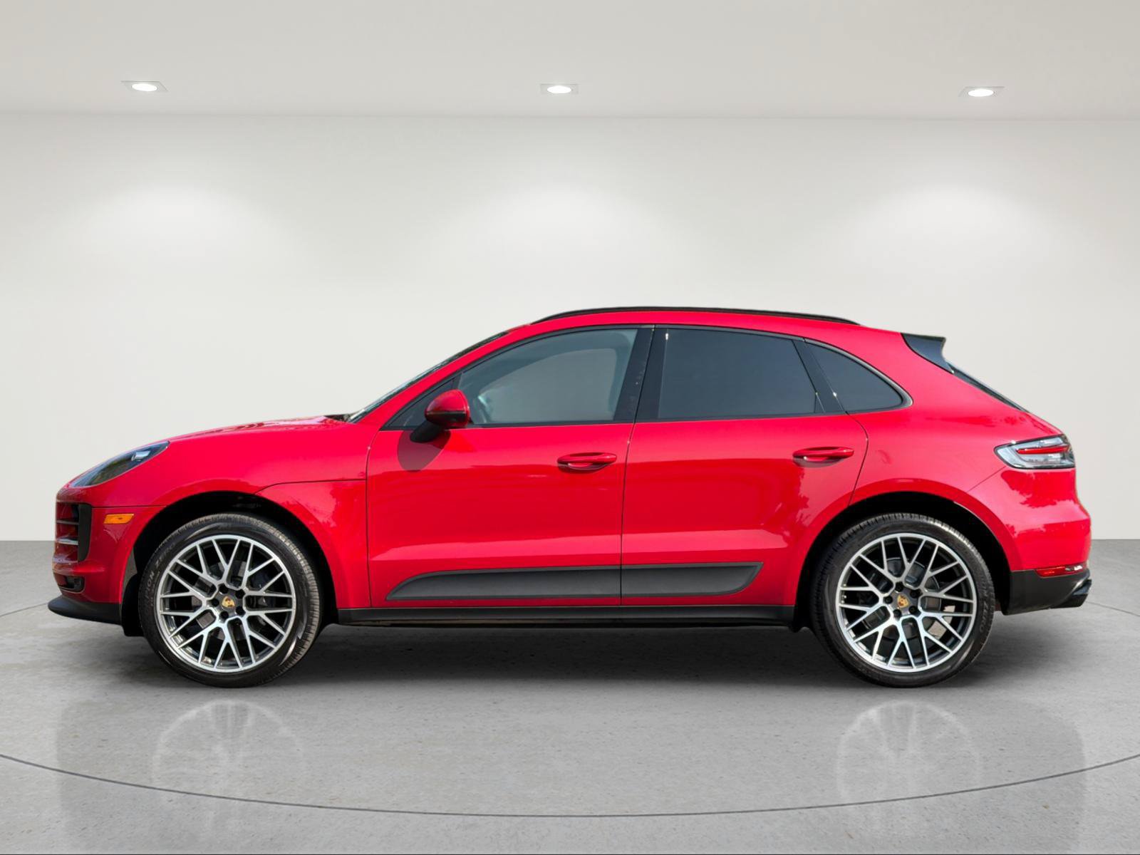 Used 2020 Porsche Macan AWD/4WD image 2