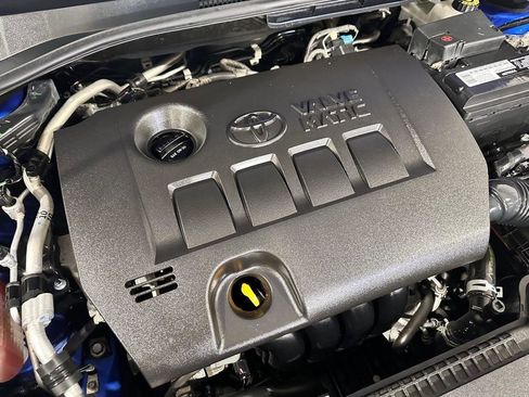 Used 2018 Toyota C-HR XLE image 38