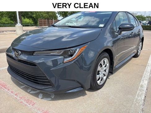 Used 2025 Toyota Corolla LE FWD image 1