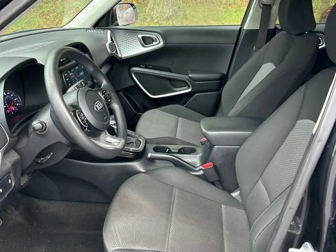 Used 2020 Kia Soul LX image 5