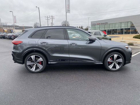 New 2025 Audi SQ5 Premium Plus image 8