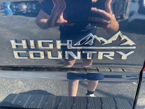 Certified 2023 Chevrolet Silverado 1500 High Country w/ Technology Package AWD/4WD image 7