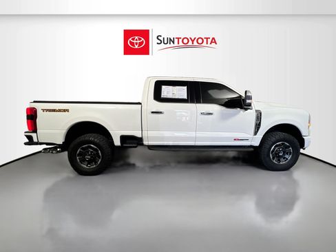 Used 2024 Ford F250 Platinum w/ Tremor Off-Road Package AWD/4WD image 2