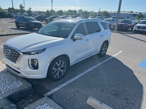 Used 2021 Hyundai Palisade Limited FWD image 2