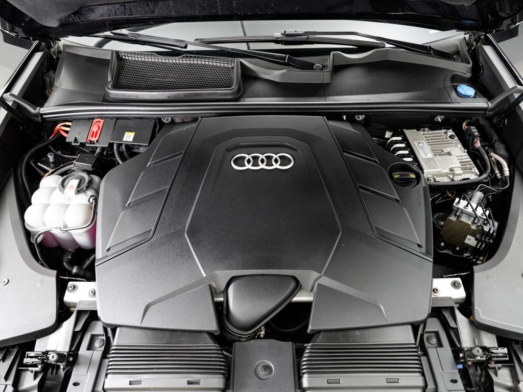 Used 2019 Audi Q8 Premium Plus AWD/4WD image 26