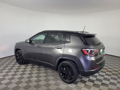 Used 2021 Jeep Compass Latitude FWD image 3